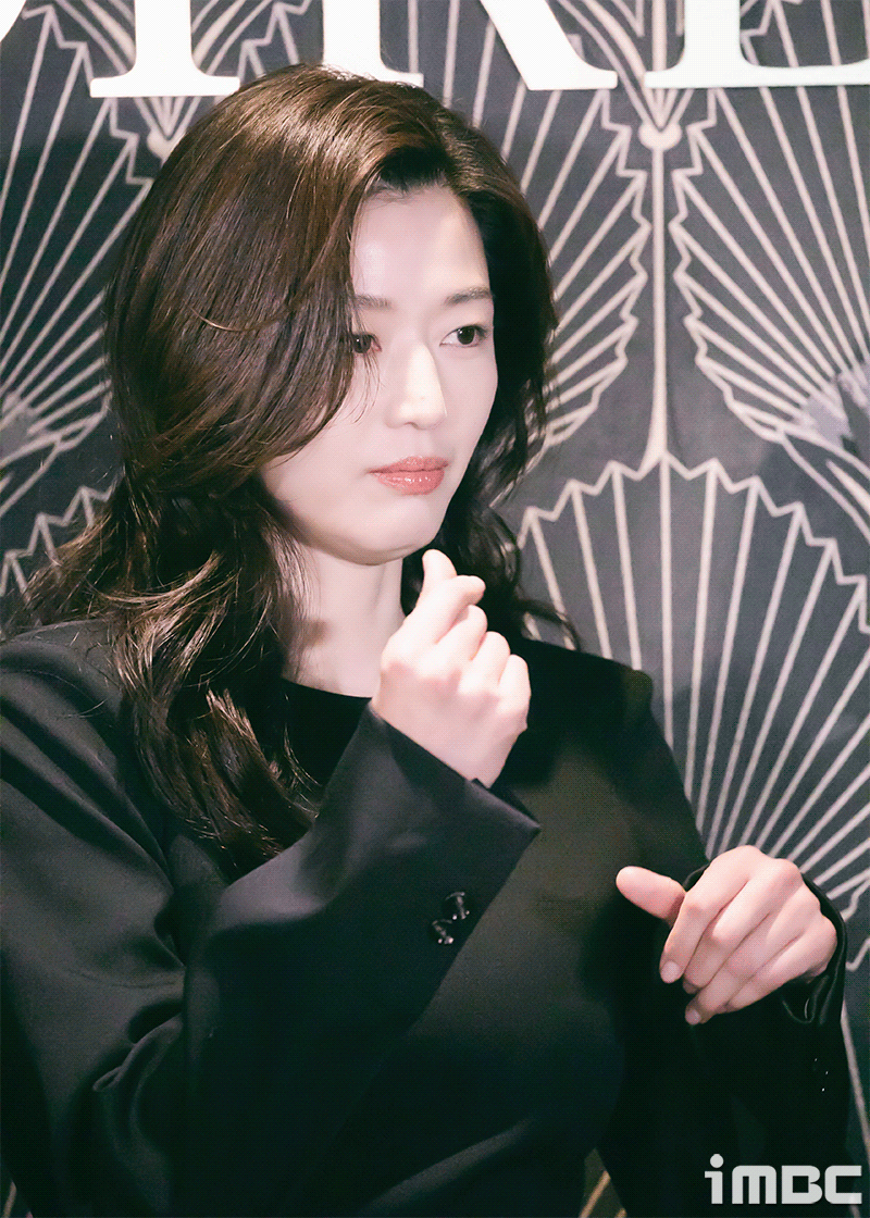 actorJun Ji-hyunelevenworkmorningSeoulin seongdong-gusituatedAt the event,Attend!Pose!intoxicatedThere is!iMBC