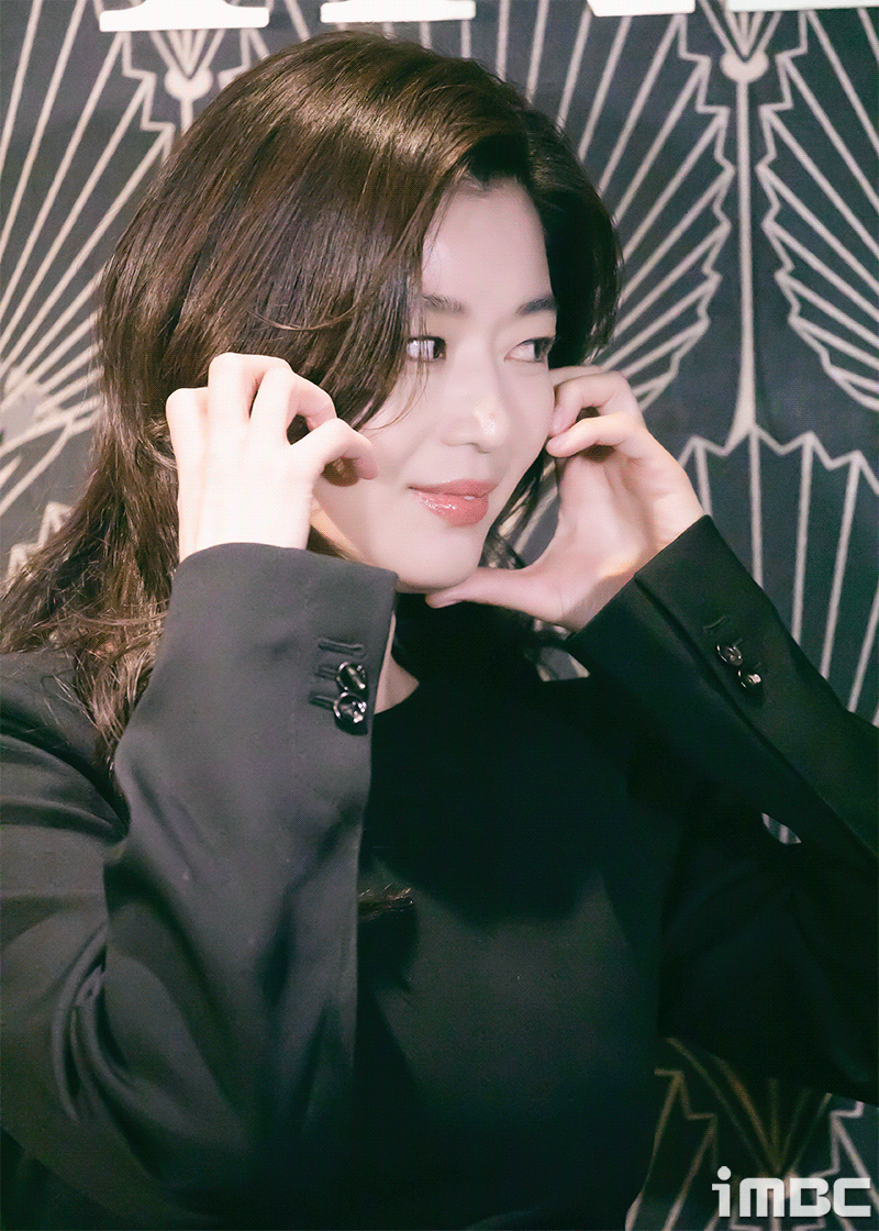 actorJun Ji-hyunelevenworkmorningSeoulin seongdong-gusituatedAt the event,Attend!Pose!intoxicatedThere is!iMBC