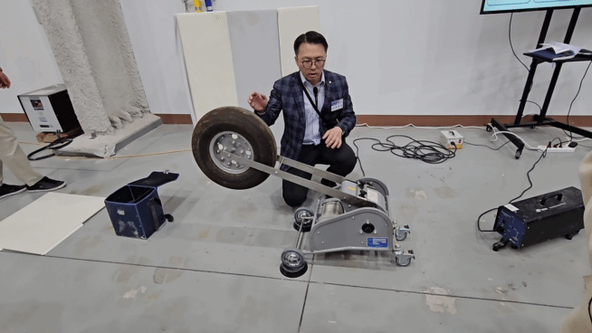 LH주택성능연구개발센터에서 이용하는 중량충격음 실험 기계./채신화 기자