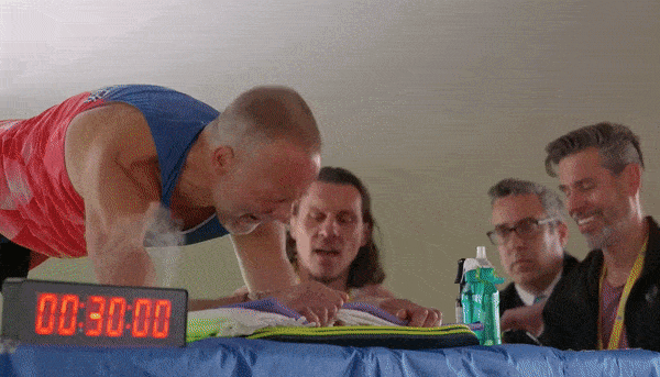 플랭크 자세를 9시간 38분 47초간 유지해 세계 신기록을 세운 체코 출신 조세프 샬레크. 사진=기네스 월드 레코즈