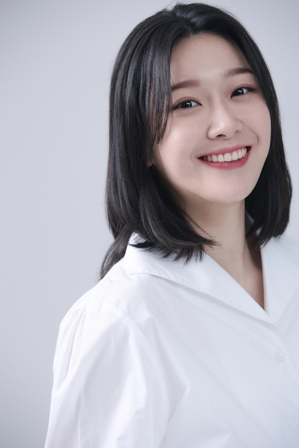 이뉴어 이미지