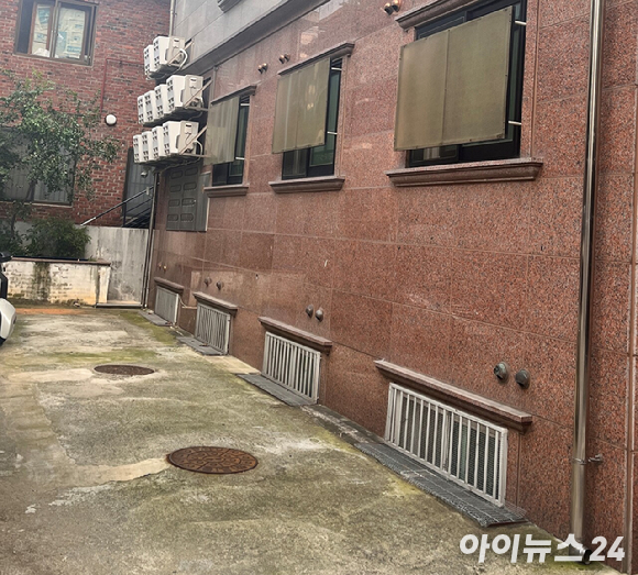 반지하 이미지