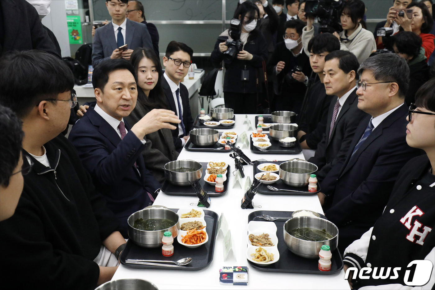 경희대학교(푸른솔문화관) 이미지