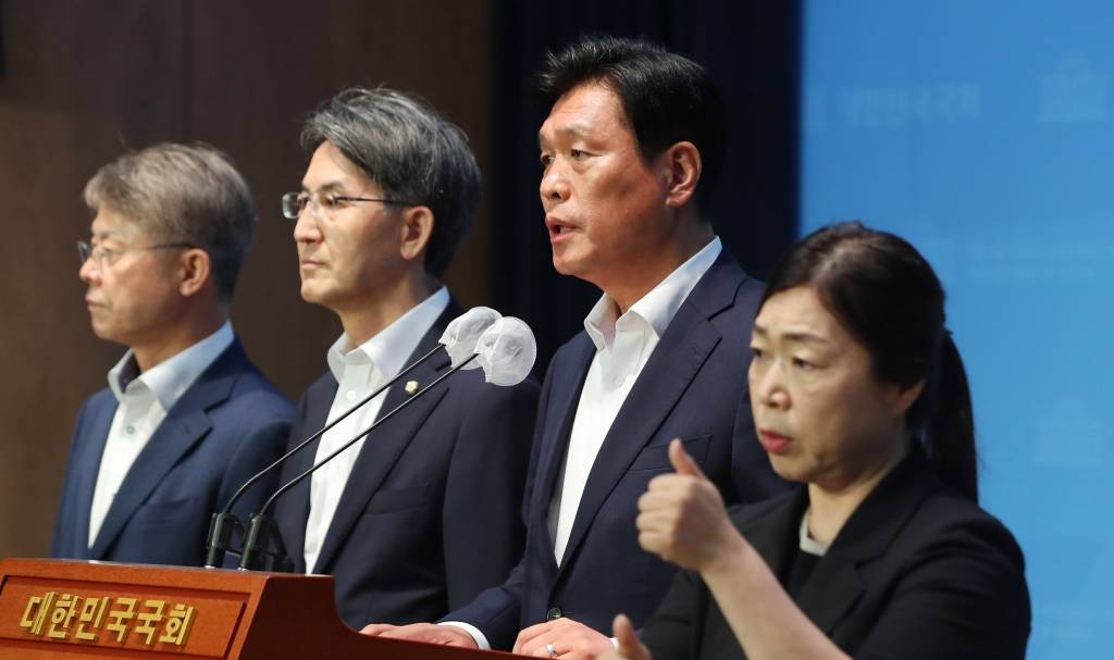 우주정보통신 이미지