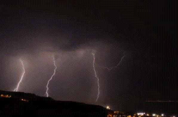 튀르키예(터키) 해안마을 무단야에서 촬영한 번개 타임 랩스 영상. 우구르 이키즐러 유튜브.