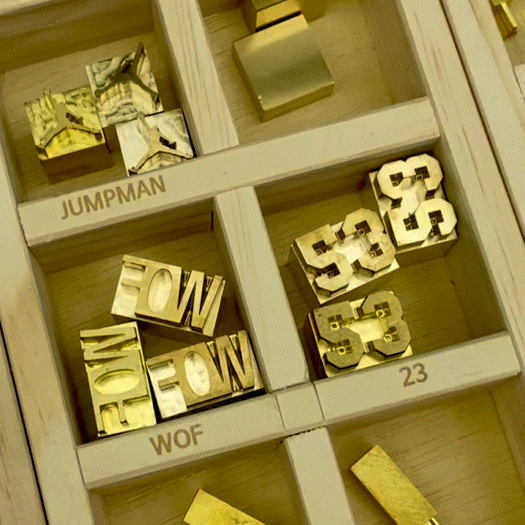 ‘월드 오브 플라이트 서울 홍대’ 2층에 마련된 워크샵 공간. 에어 조던 스니커즈와 쇼츠를 커스텀할 수 있다. 김유진 기자/kacew@