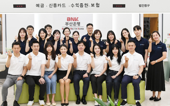 명 이미지