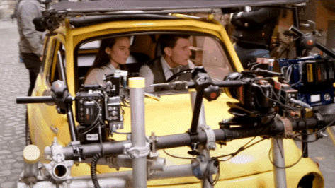 ‘미션 임파서블: 데드 레코닝 PART ONE’. 주인공 에단 헌트 역의 톰 크루즈가 1960년대 오리지널 피아트 500을 타고 추격전을 벌이는 모습. [파라마운트 픽쳐스]