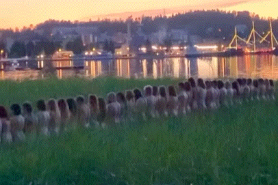 미국의 행위 예술가 스펜서 튜닉(Spencer Tunick)이 15일 촬영한 집단 누드. [스펜서 튜닉 인스타그램]