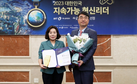 리더 이미지