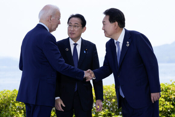 정상 인근 이미지