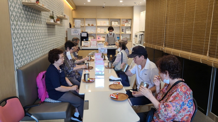 카페방 이미지