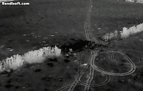 우크라이나군이 사용한 집속탄이 떨어지고 있는 모습. /텔레그램