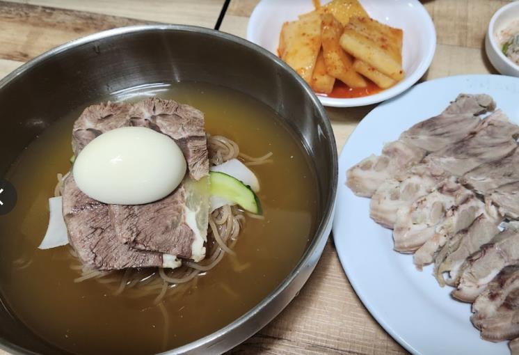 무더위 냉면 이미지