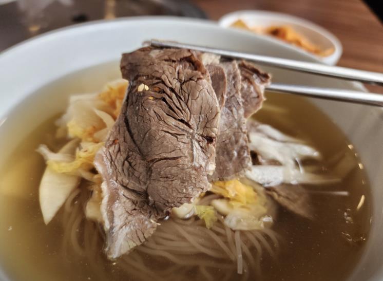 무더위 냉면 이미지