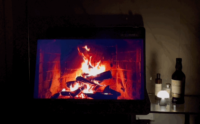 스탠바이미 고를 활용해 집에서도 감성 있는 불멍을 연출할 수 있다./사진=백유진 기자 byj@