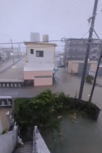 태풍 '카눈'의 영향으로 침수된 일본 오키나와. 엑스(옛 트위터) 캡처