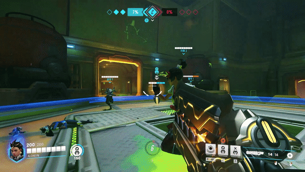 일리아리가 ‘치유의 태양석’과 중거리 치유 광선을 이용해 아군들을 치유하고 있다.