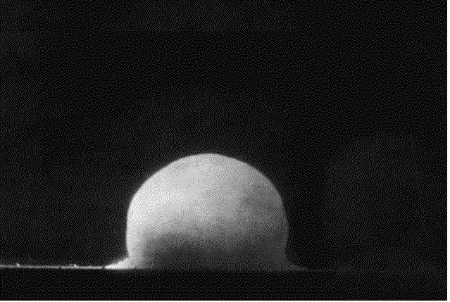 1945년 7월 16일 미국 뉴멕시코주에서 진행된 트리니티 핵실험 장면. 이 실험이 성공하면서 다음 달 일본에 원자폭탄 투하가 진행됐다./미 로스 앨러모스 국립연구소