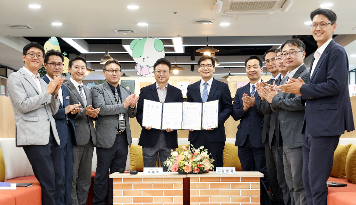 우주산업 이미지