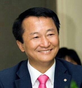 아침일찍일어나는참새 이미지