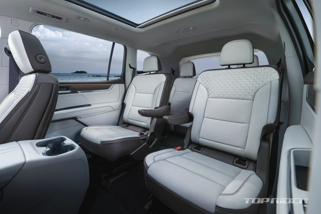 GMC 아카디아 풀체인지 공개, 고급스러운 대형 SUV 탑라이더