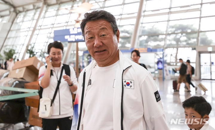 최윤 이미지