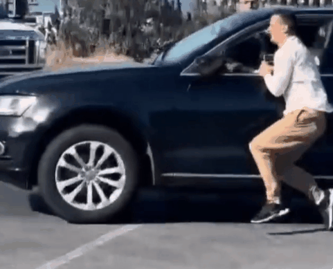 13일 오후 4시경(현지시간) 샌프란시스코를 여행 중이던 한 남성(사진)이 대낮에 차량을 훔쳐가는 절도범을 막으려 했지만 결국 피해를 입었다. 영상 캡처