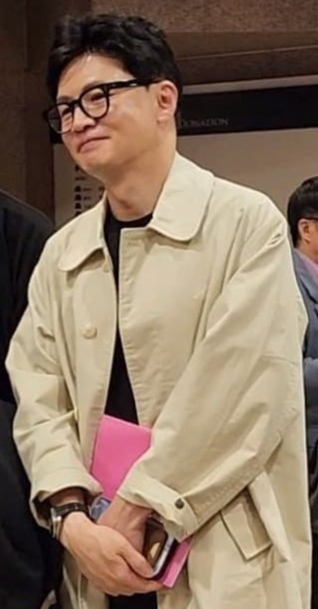 웅성웅성 이미지