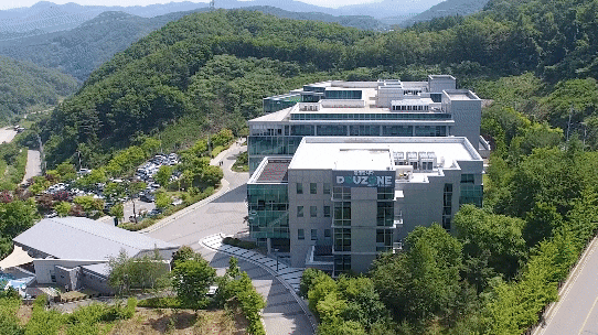 강원도 춘천에 있는 더존비즈온 본사 전경. /더존비즈온 제공