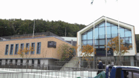 경기도의 반려동물 테마파크 '반려마루'에서 입소한 번식견들이 의료지원을 받는 모습. 경기도수의사회와 블루엔젤봉사단의 협력으로 중성화 및 예방접종이 순차적으로 이뤄졌다. 전병준 기자 최수진 기자