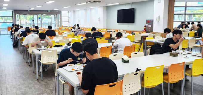 경상국립대학교 중앙식당 이미지