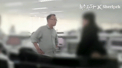 전 직원을 폭행하는 양진호 전 회장. (사진=뉴스타파 유튜브 캡처)