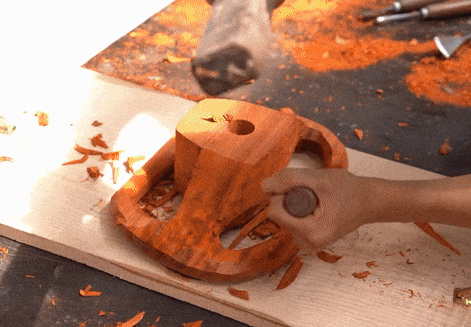 베트남 목재업 종사자가 '나무' 사이버트럭을 제작하는 모습. 사진=유튜브(@ND - Woodworking Art) 캡처