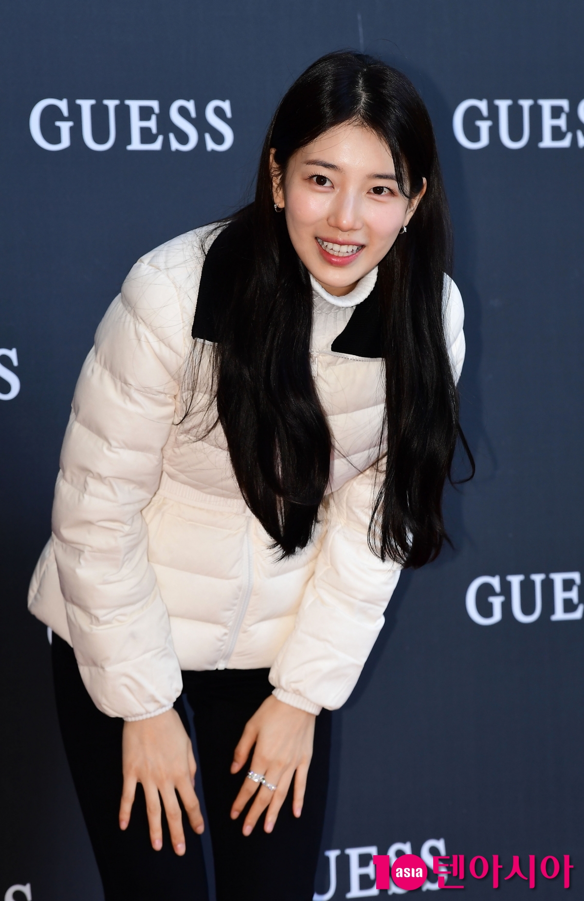 게스진현대백화점 이미지