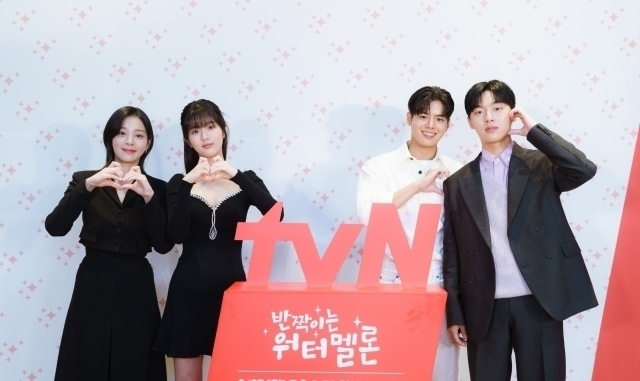 반짝이 코퍼레이션 이미지