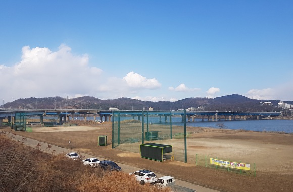 강변 이미지