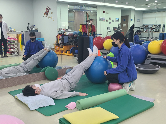호재활의학과 이미지