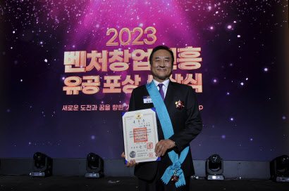 금탑 이미지