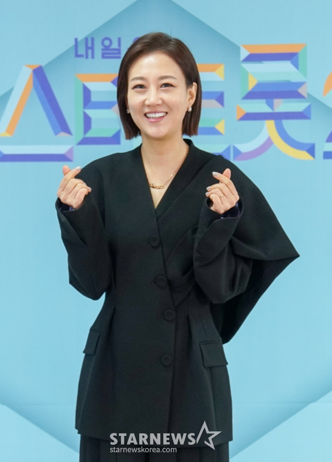 장윤정 기획사 이미지