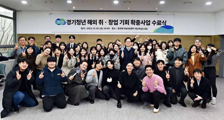 창 이미지