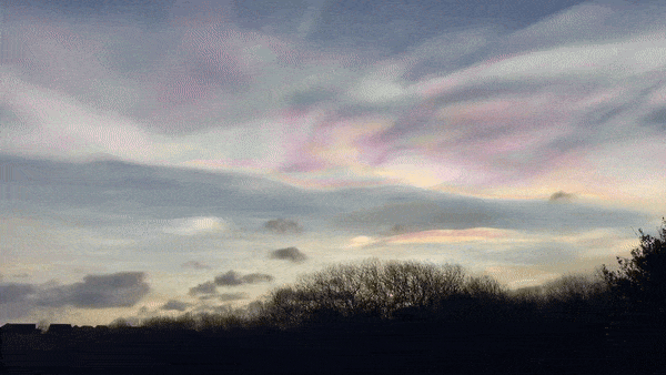 21일(현지시간) 영국 잉글랜드 더럼 카운티에서 목격된 자개 구름. 사진=엑스 갈무리