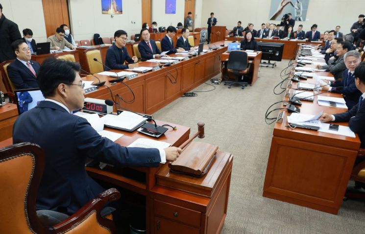 우주정보통신 이미지
