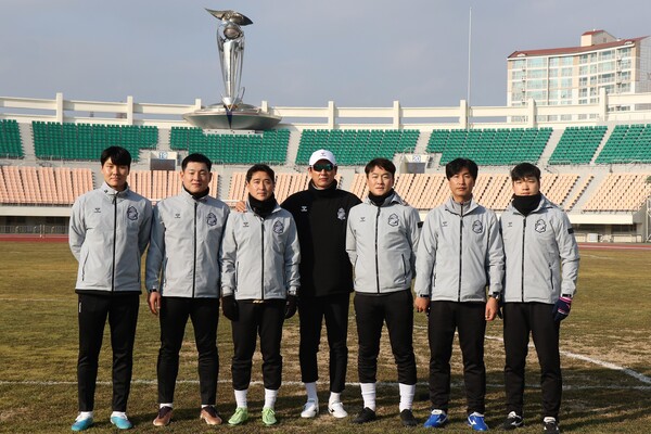 스태프 이미지