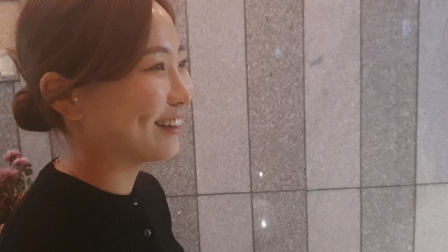 영광 염산이 집인 더스타 과장이 호텔을 소개하며 환한 웃음을 선보였다.