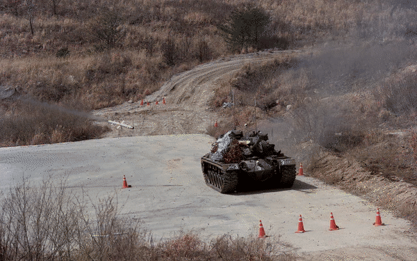 천검의 종합유도비행시험 모습. 사진 제공=방위사업청