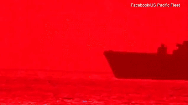 지난 2020년 5월 미 해군이 영상으로 공개한 USS 포틀랜드호에 장착된 150kW급의 LWSD로 드론을 파괴하는 모습