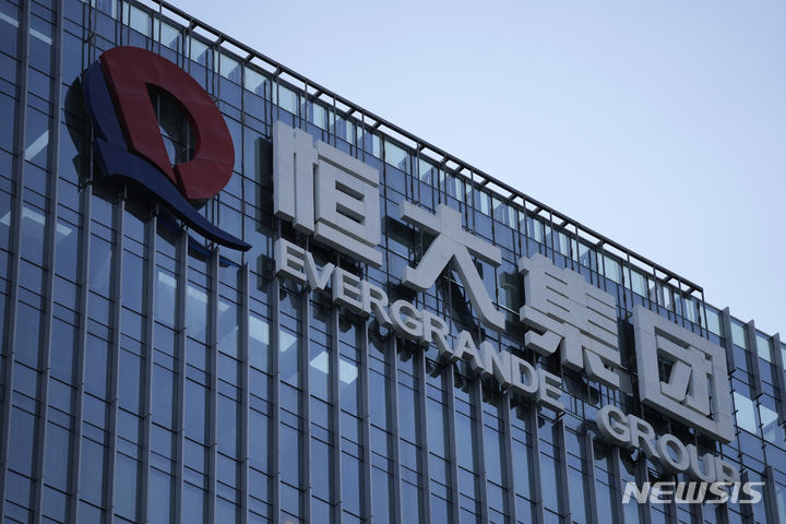 알바레즈앤마살 이미지