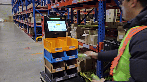 실제 물류센터에서 사용 중인 '나르고 오더피킹'./영상=트위니