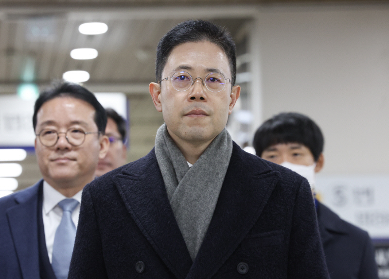 '고발사주' 4일 전 윤석열-손준성 오찬 보도..."대통령이 밝힐 차례"